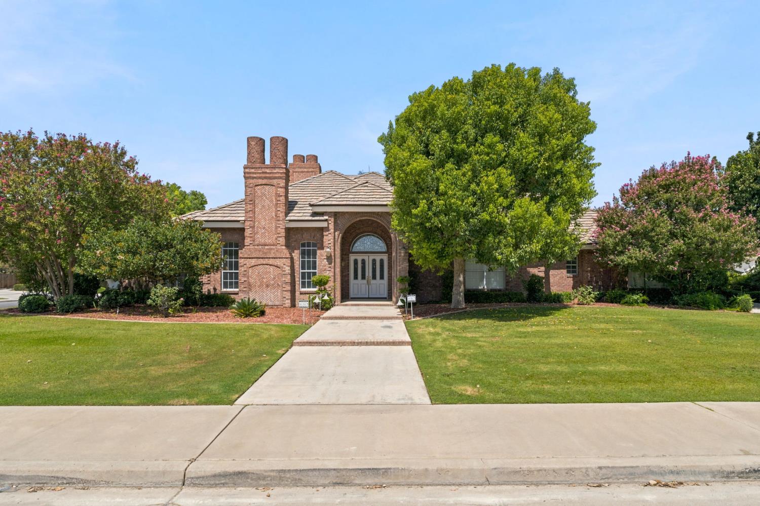9008 Serrant Ct, Bakersfield, CA 93311