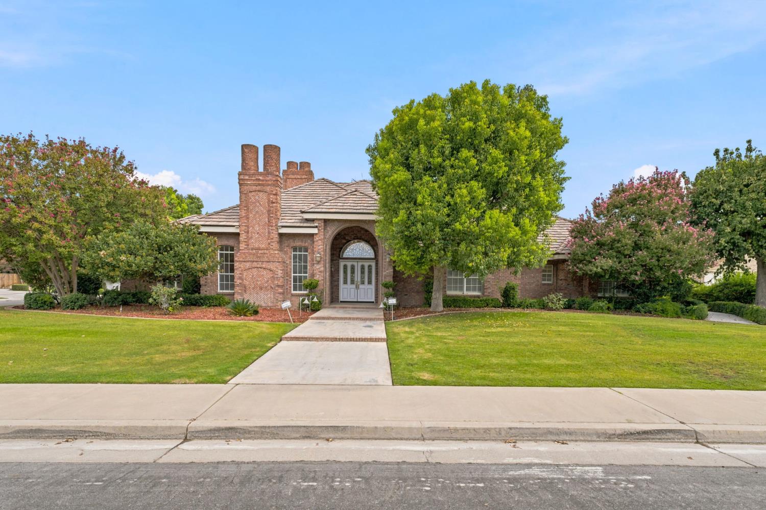 9008 Serrant Ct, Bakersfield, CA 93311