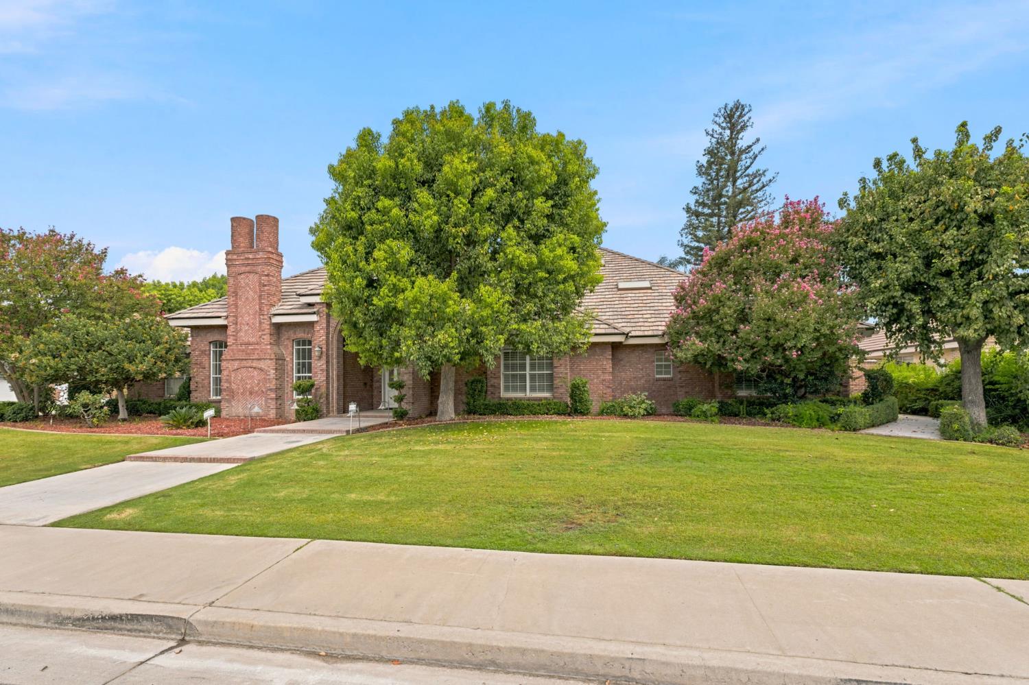 9008 Serrant Ct, Bakersfield, CA 93311
