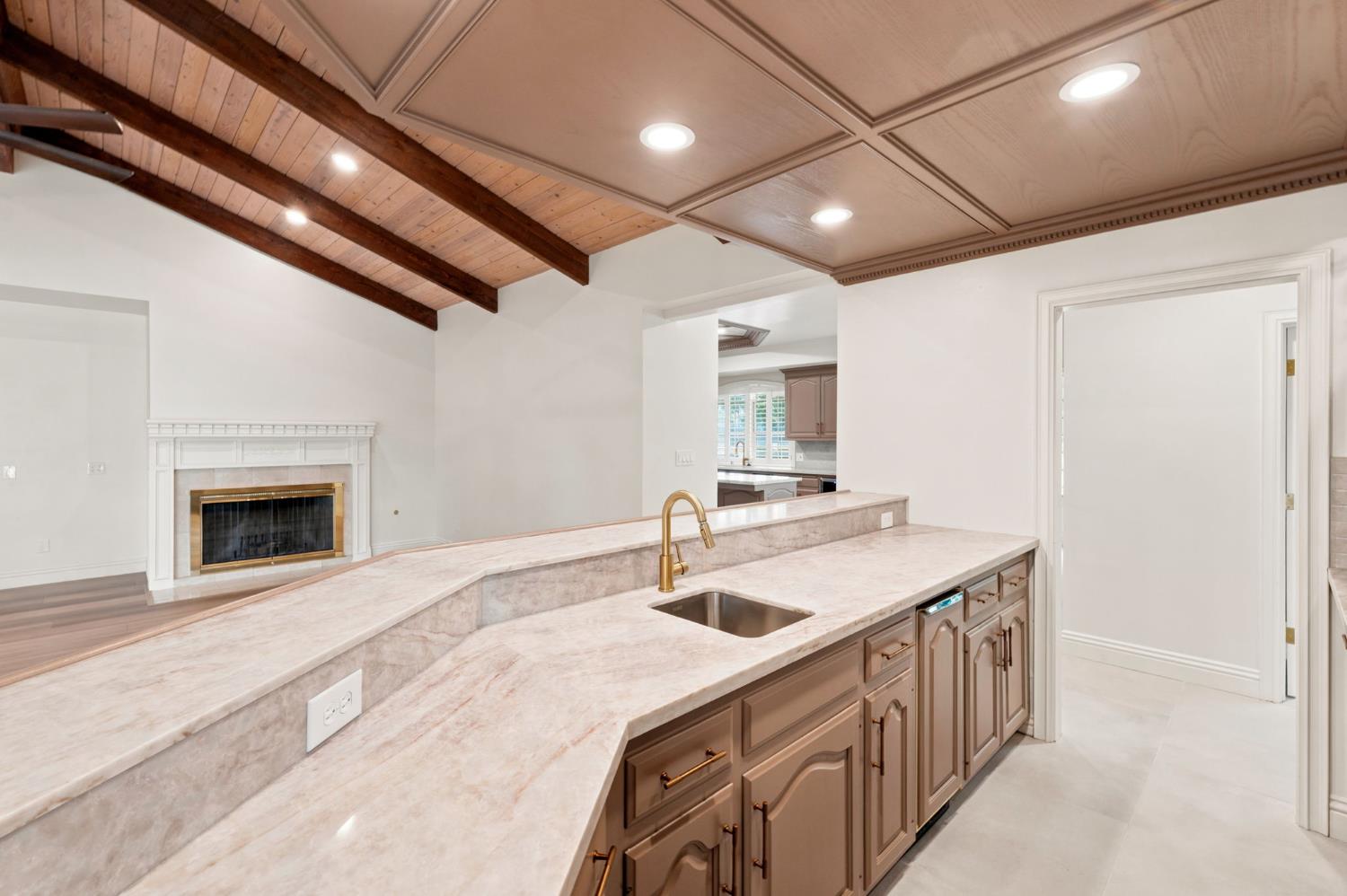 9008 Serrant Ct, Bakersfield, CA 93311