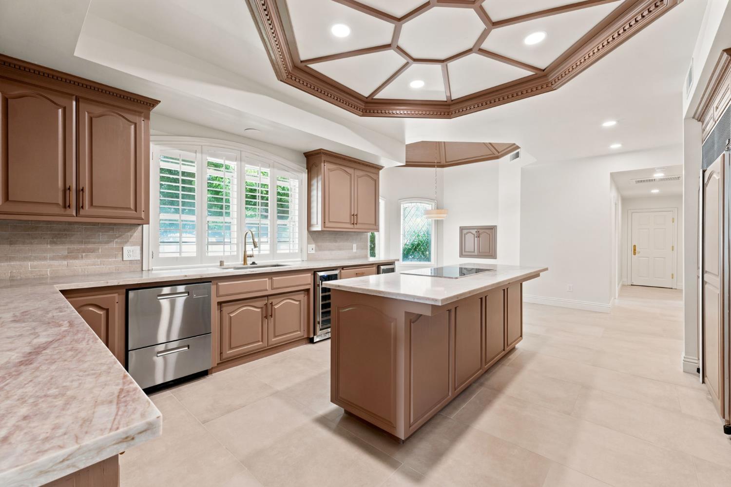 9008 Serrant Ct, Bakersfield, CA 93311