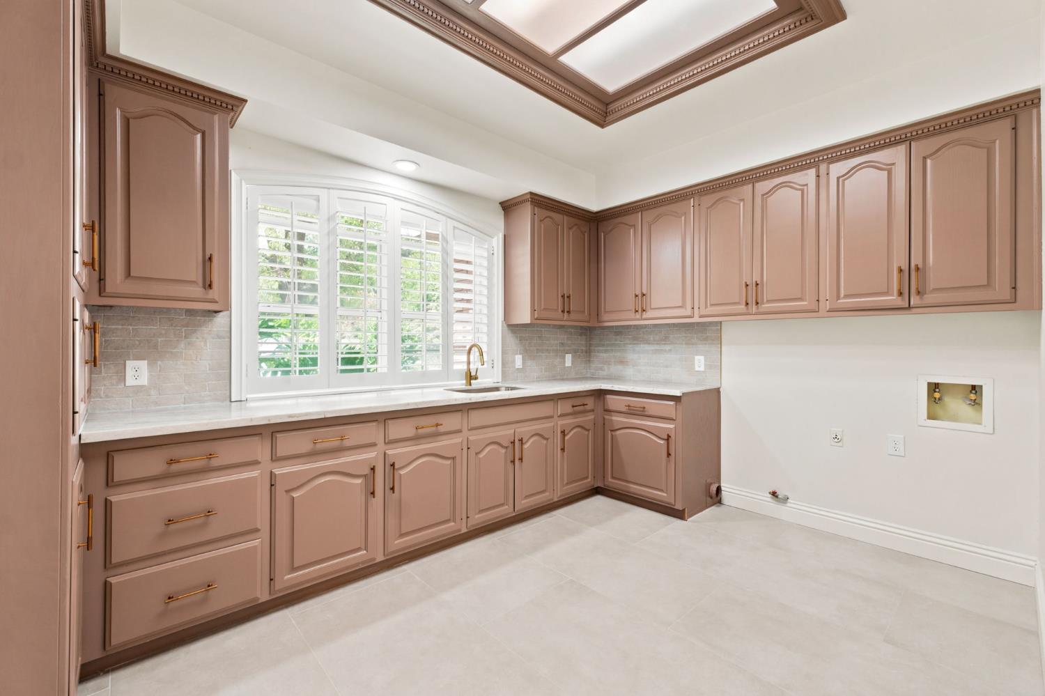 9008 Serrant Ct, Bakersfield, CA 93311