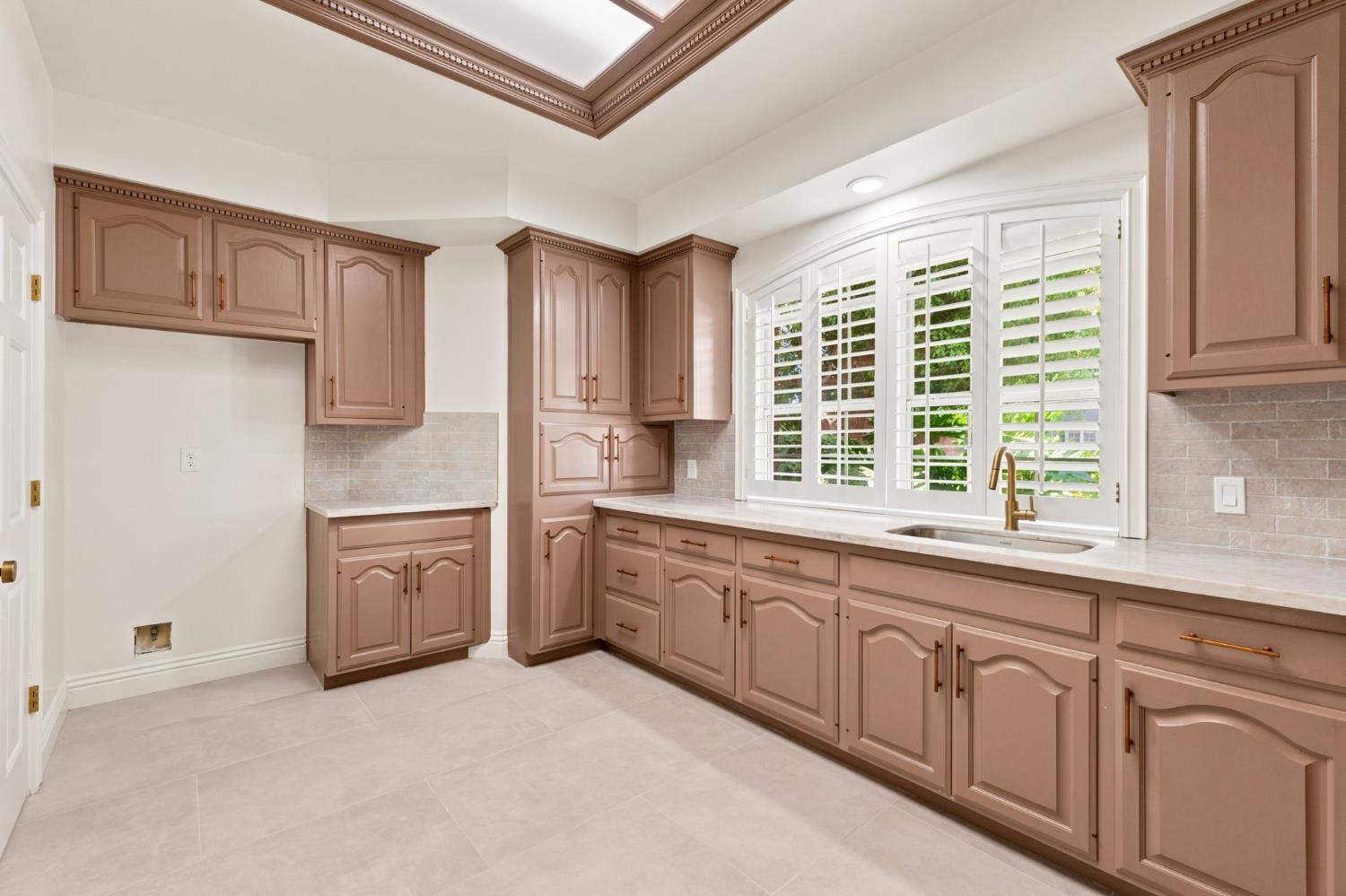 9008 Serrant Ct, Bakersfield, CA 93311