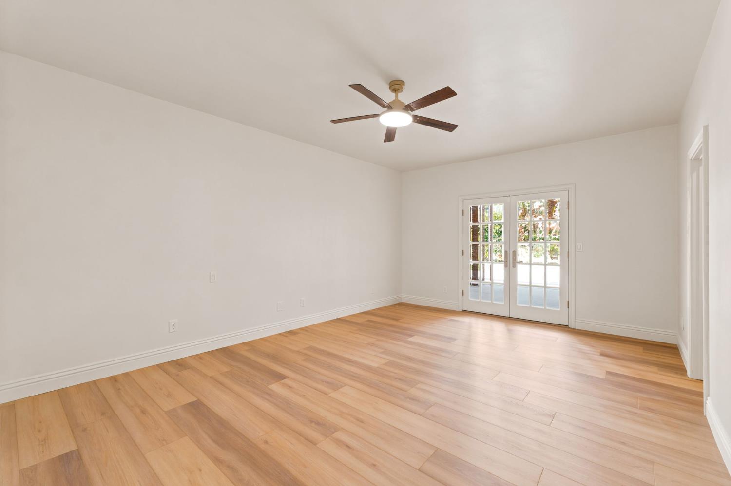 9008 Serrant Ct, Bakersfield, CA 93311