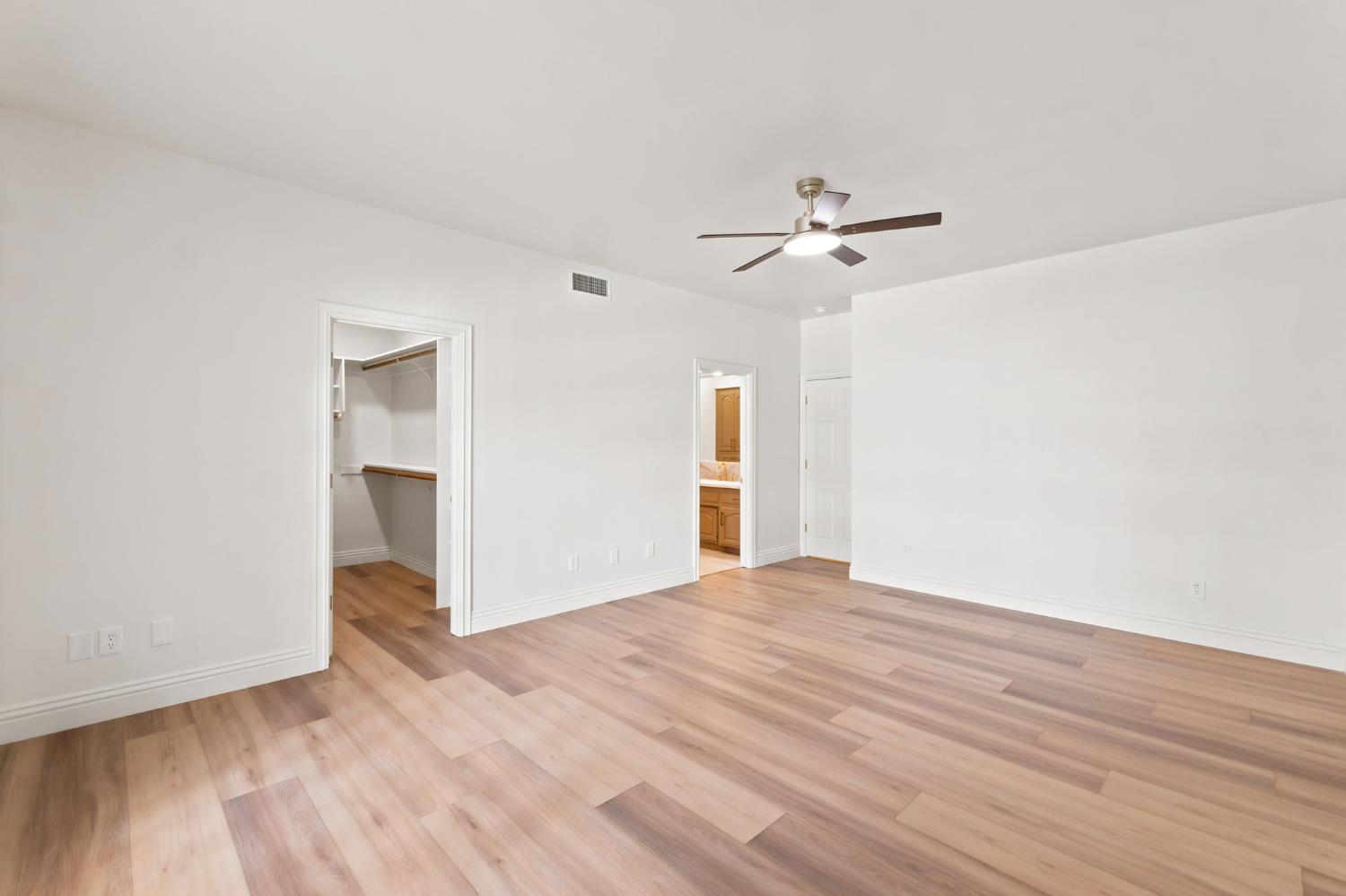 9008 Serrant Ct, Bakersfield, CA 93311