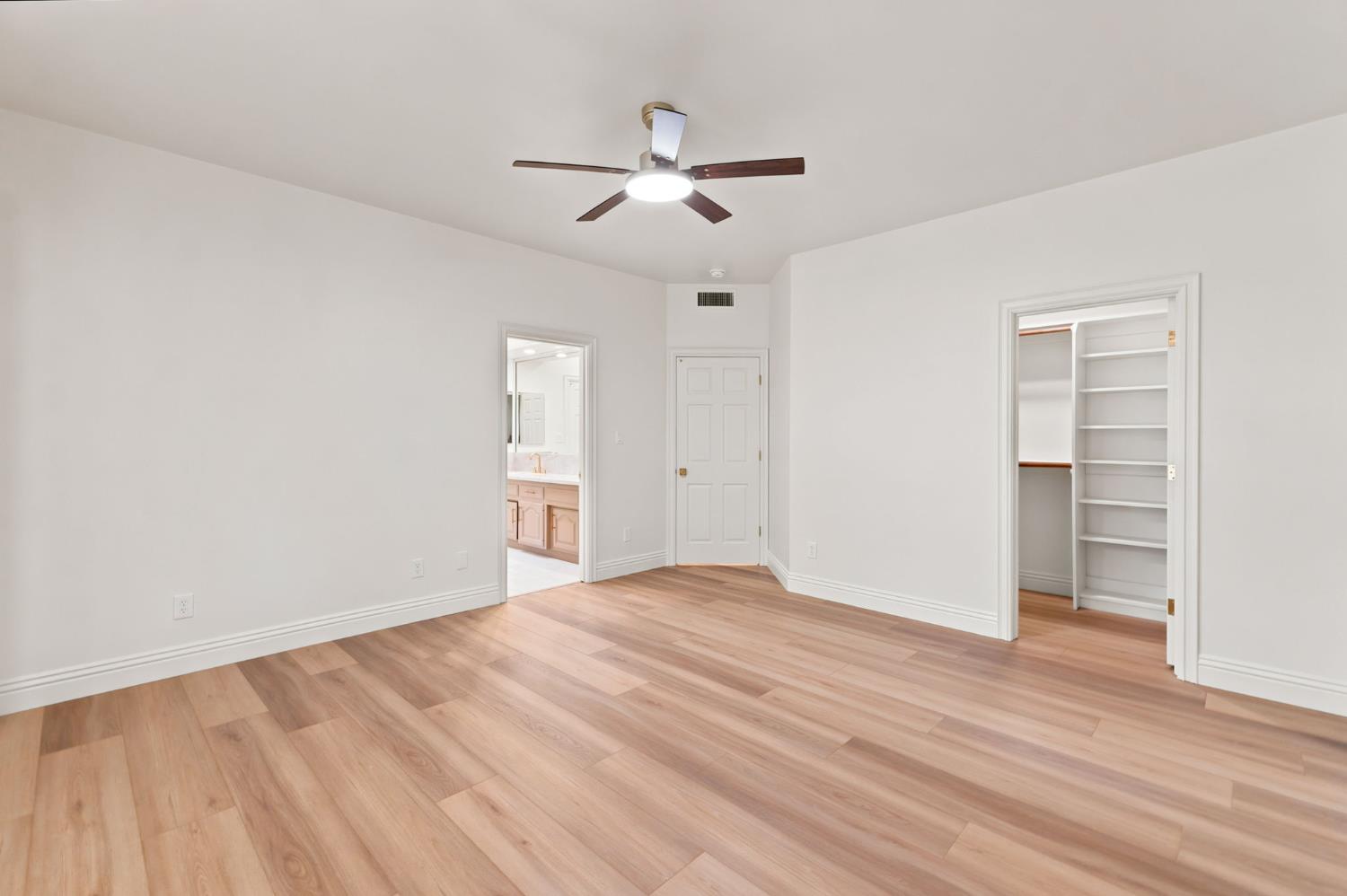 9008 Serrant Ct, Bakersfield, CA 93311