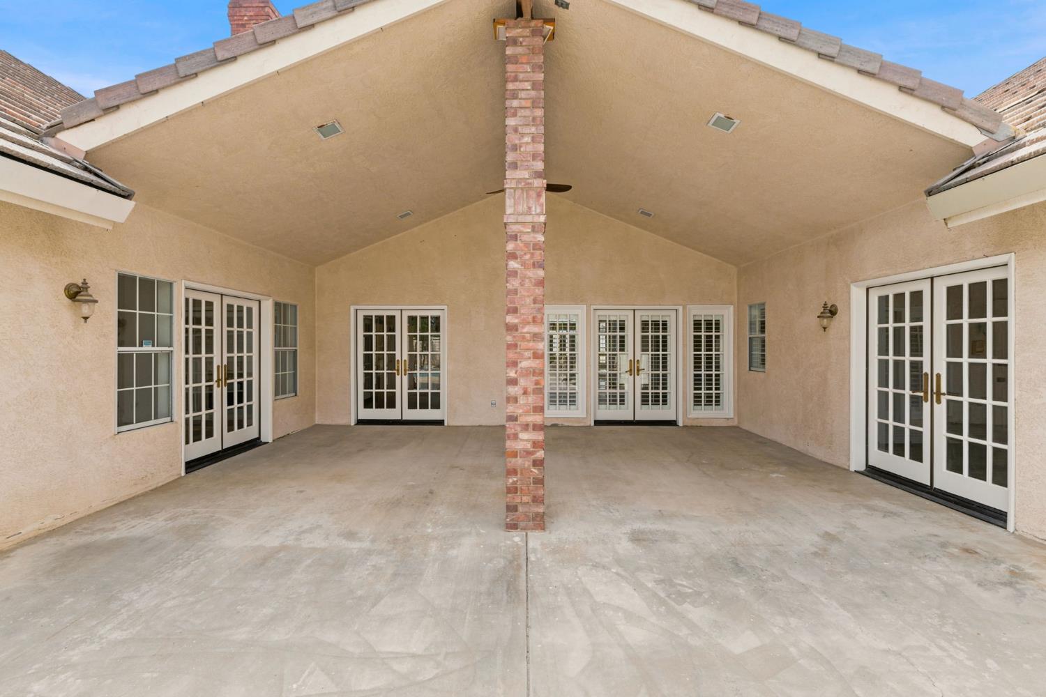 9008 Serrant Ct, Bakersfield, CA 93311