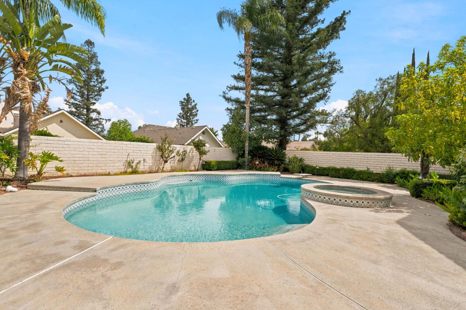 9008 Serrant Ct, Bakersfield, CA 93311