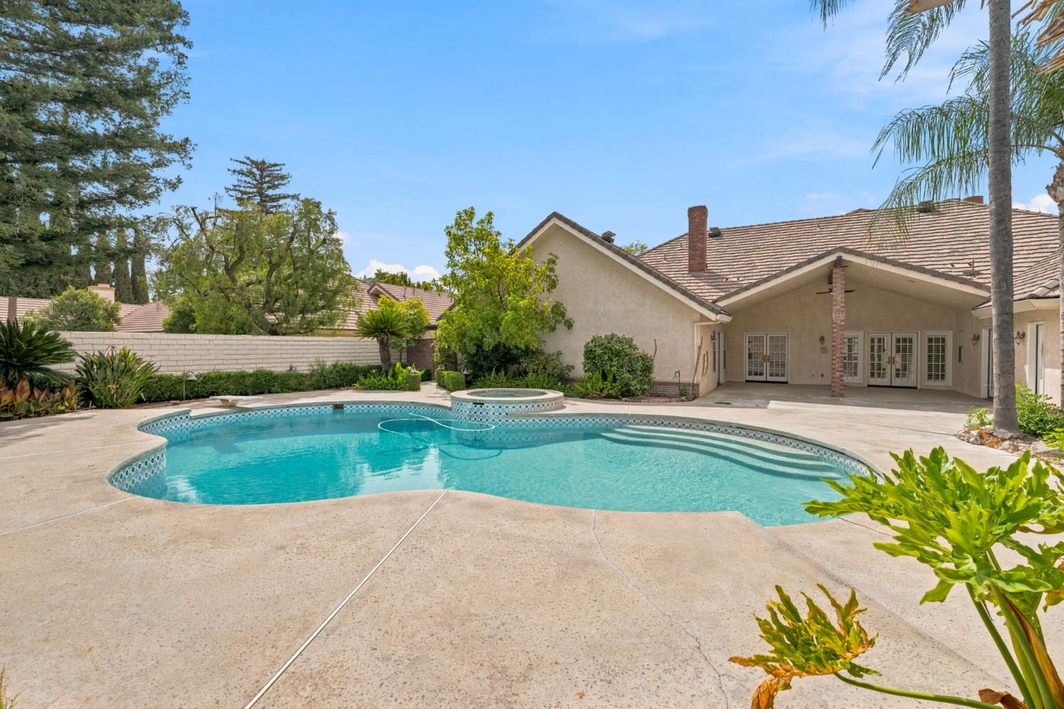 9008 Serrant Ct, Bakersfield, CA 93311