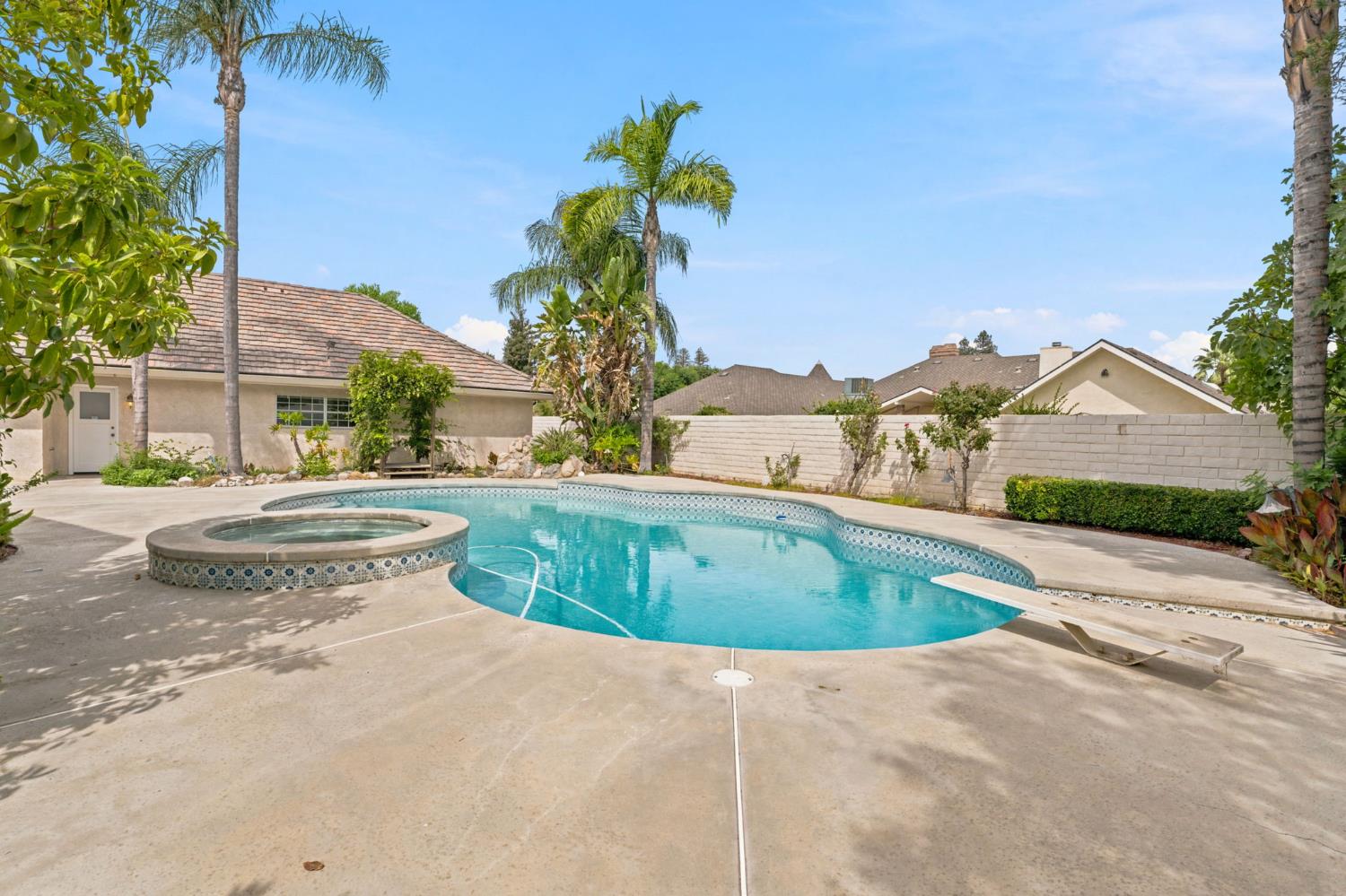 9008 Serrant Ct, Bakersfield, CA 93311