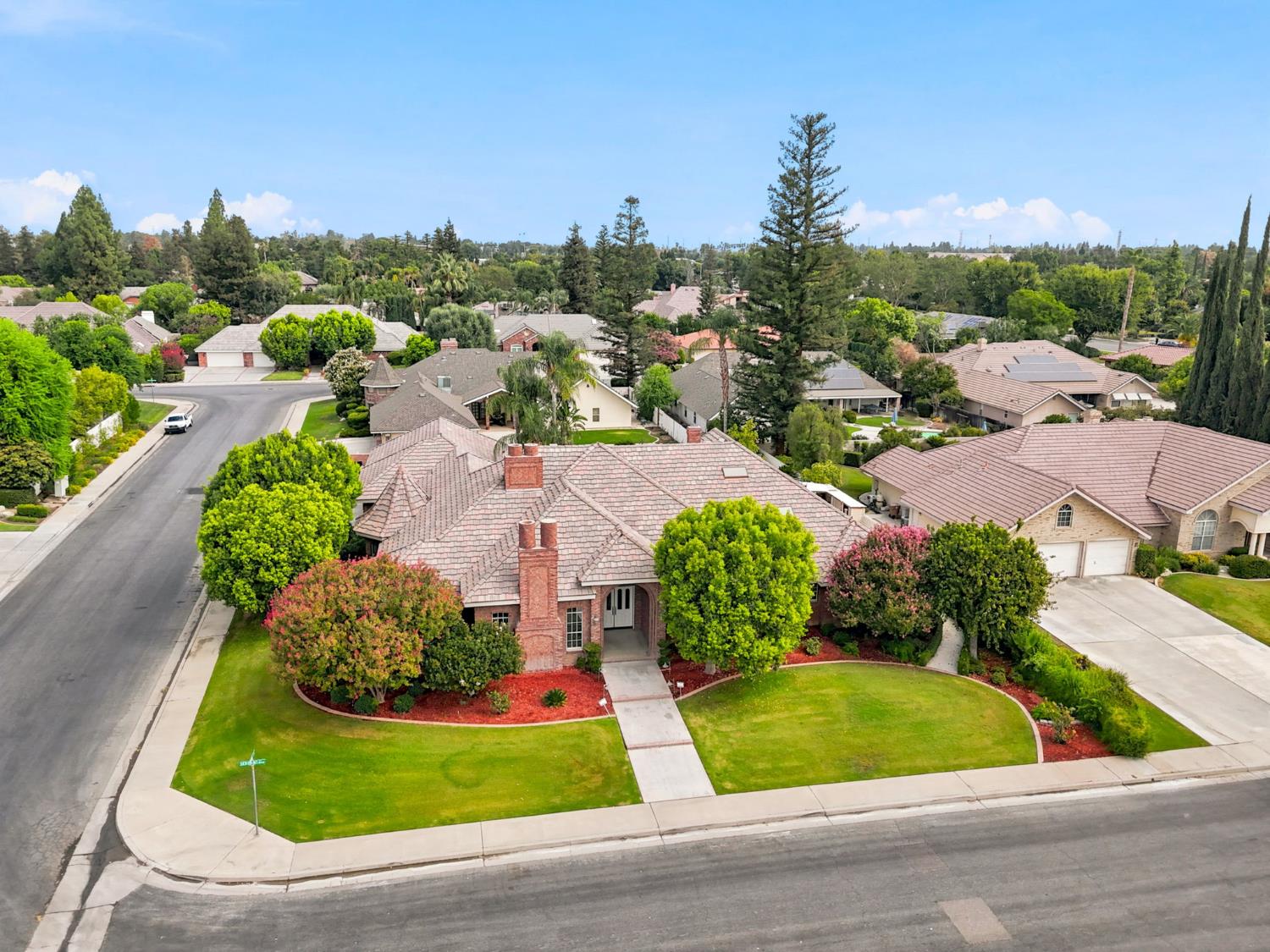9008 Serrant Ct, Bakersfield, CA 93311