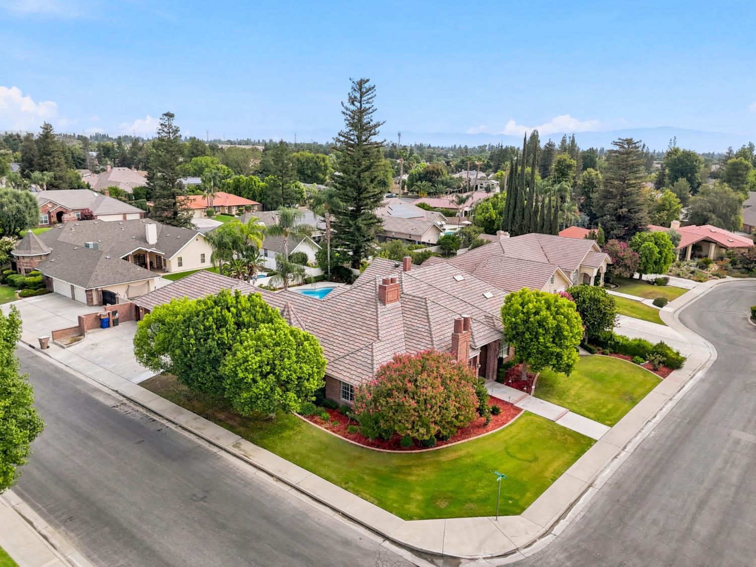 9008 Serrant Ct, Bakersfield, CA 93311