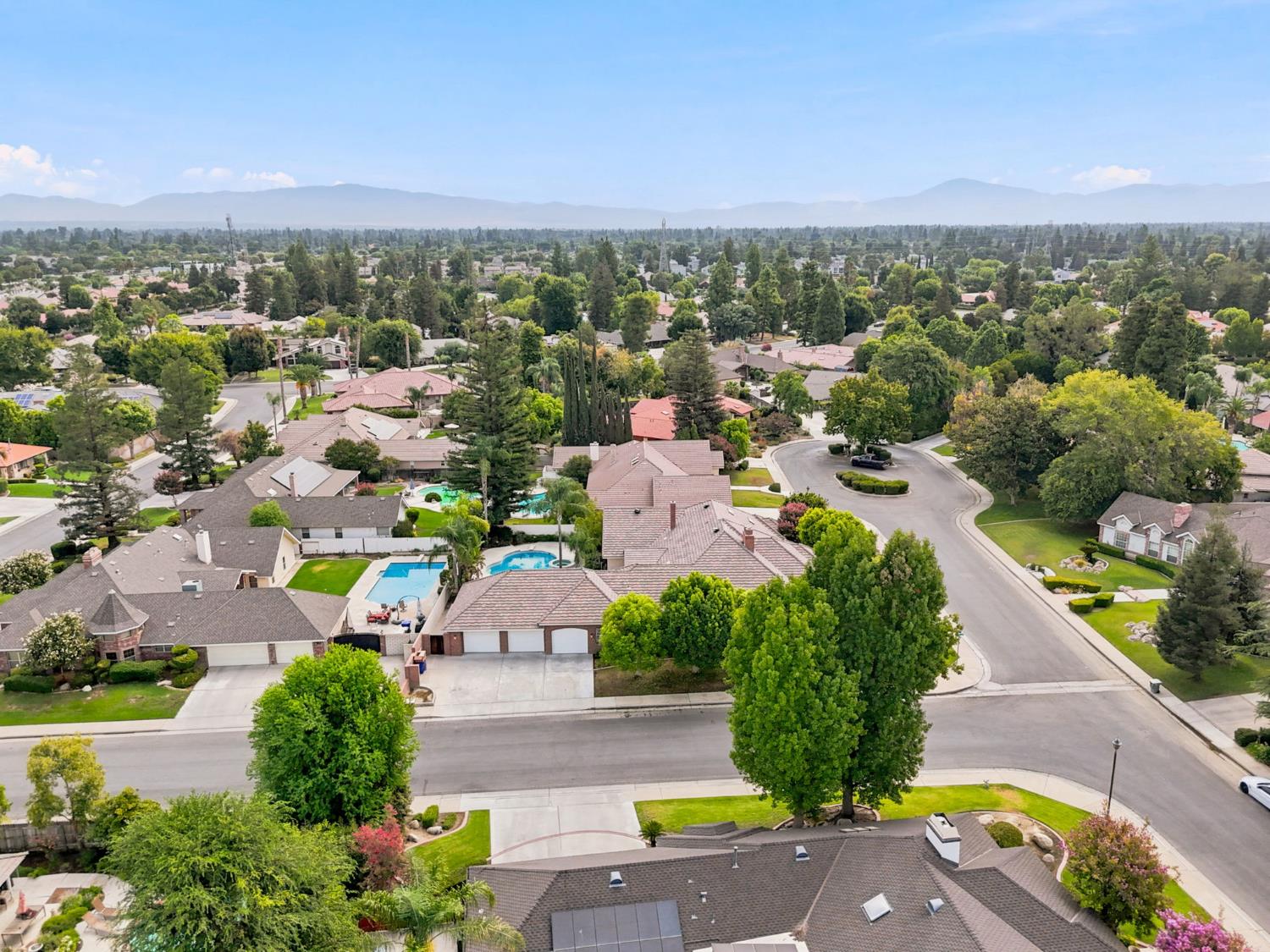 9008 Serrant Ct, Bakersfield, CA 93311