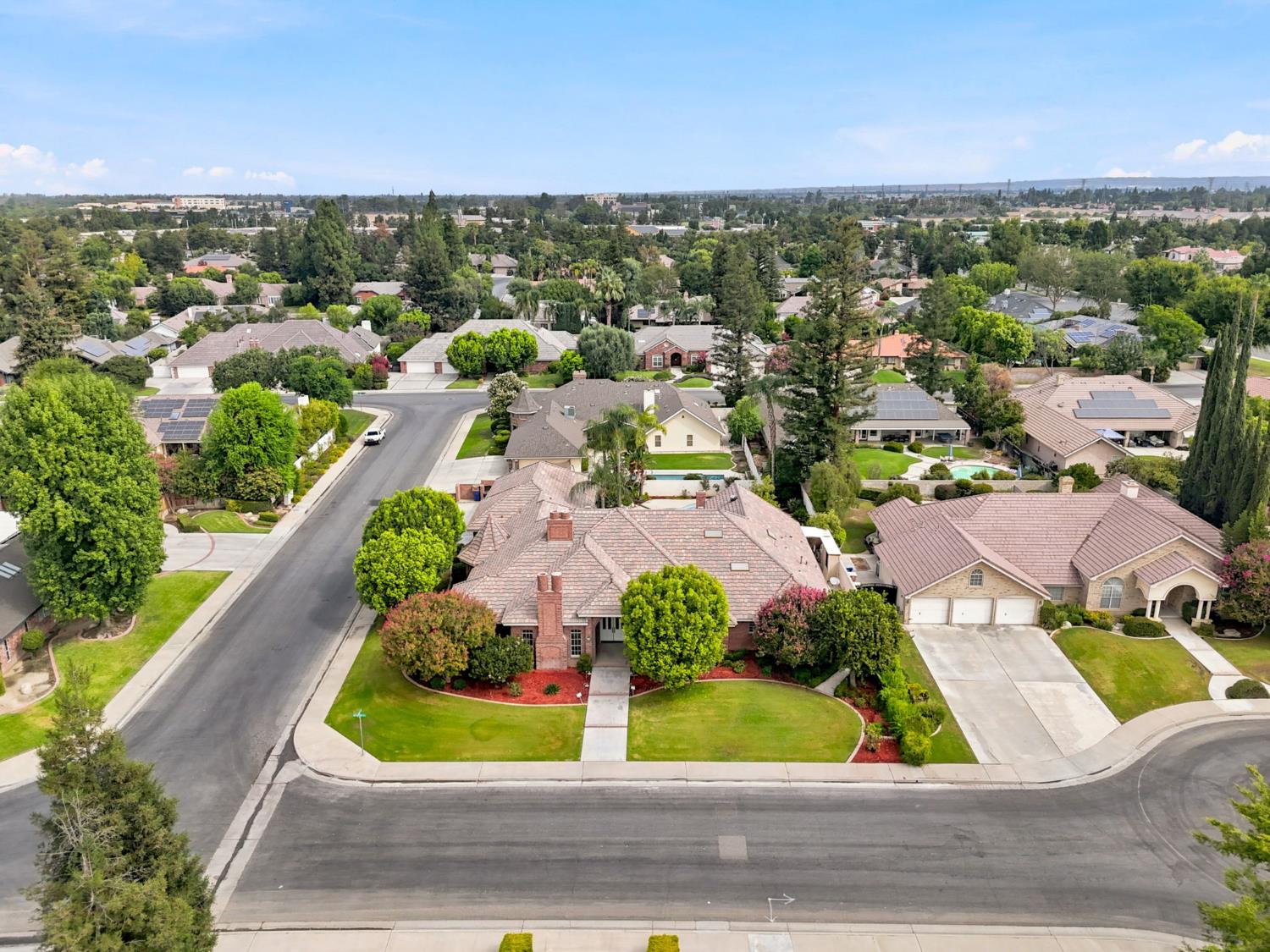 9008 Serrant Ct, Bakersfield, CA 93311