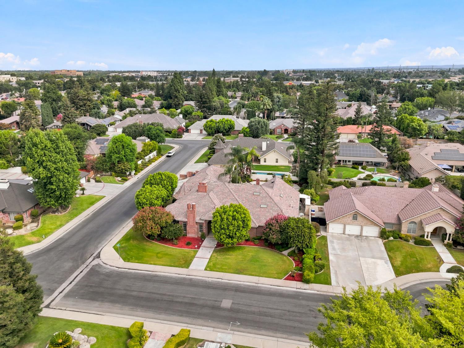 9008 Serrant Ct, Bakersfield, CA 93311