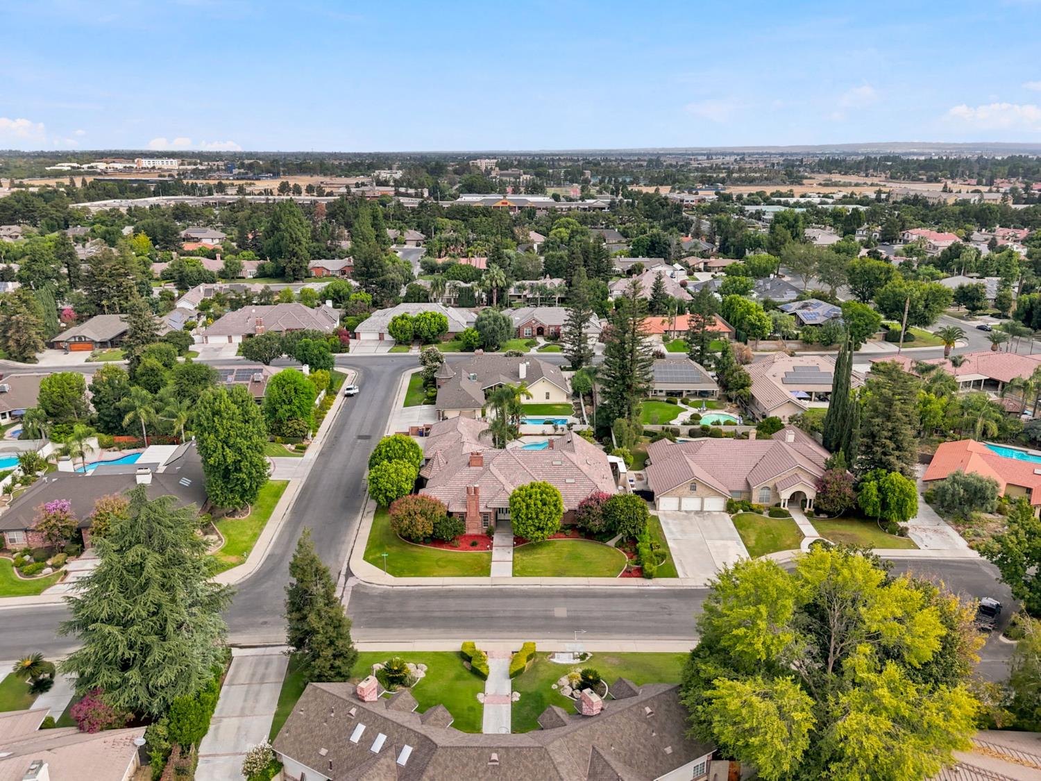 9008 Serrant Ct, Bakersfield, CA 93311