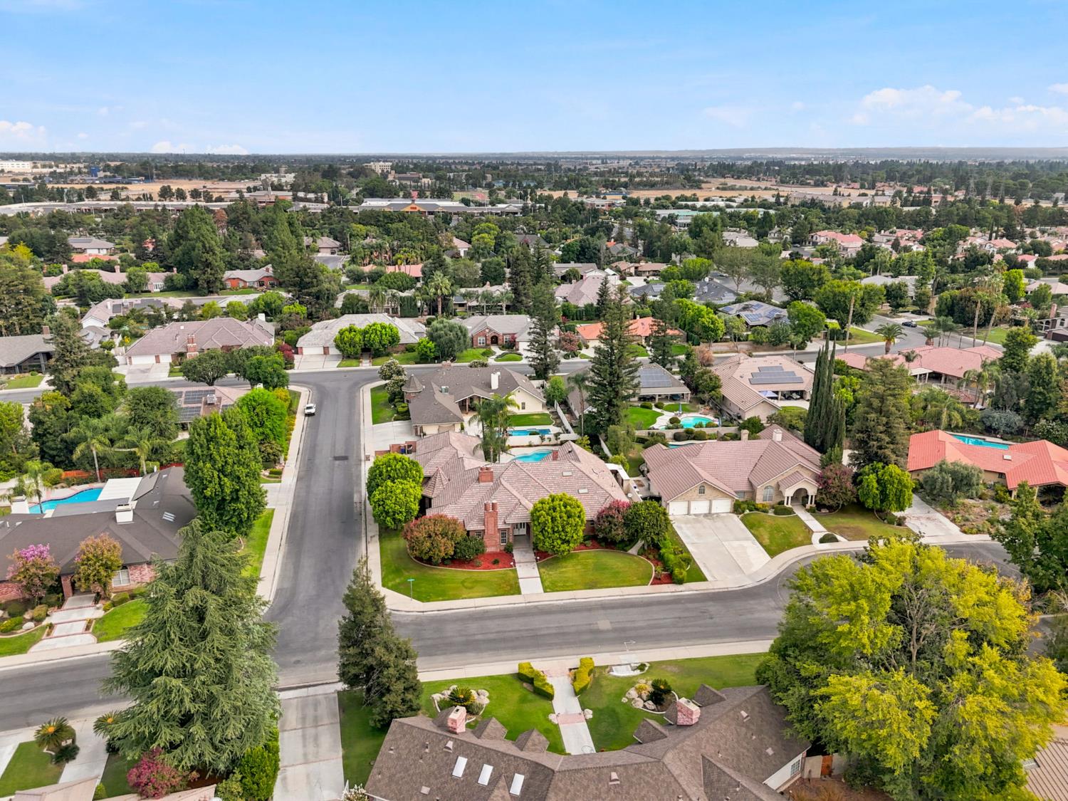 9008 Serrant Ct, Bakersfield, CA 93311