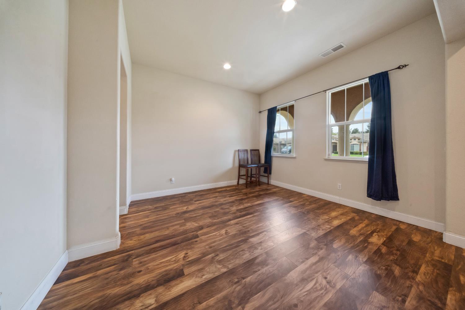 6348 W Portals Ave, Fresno, CA 93723