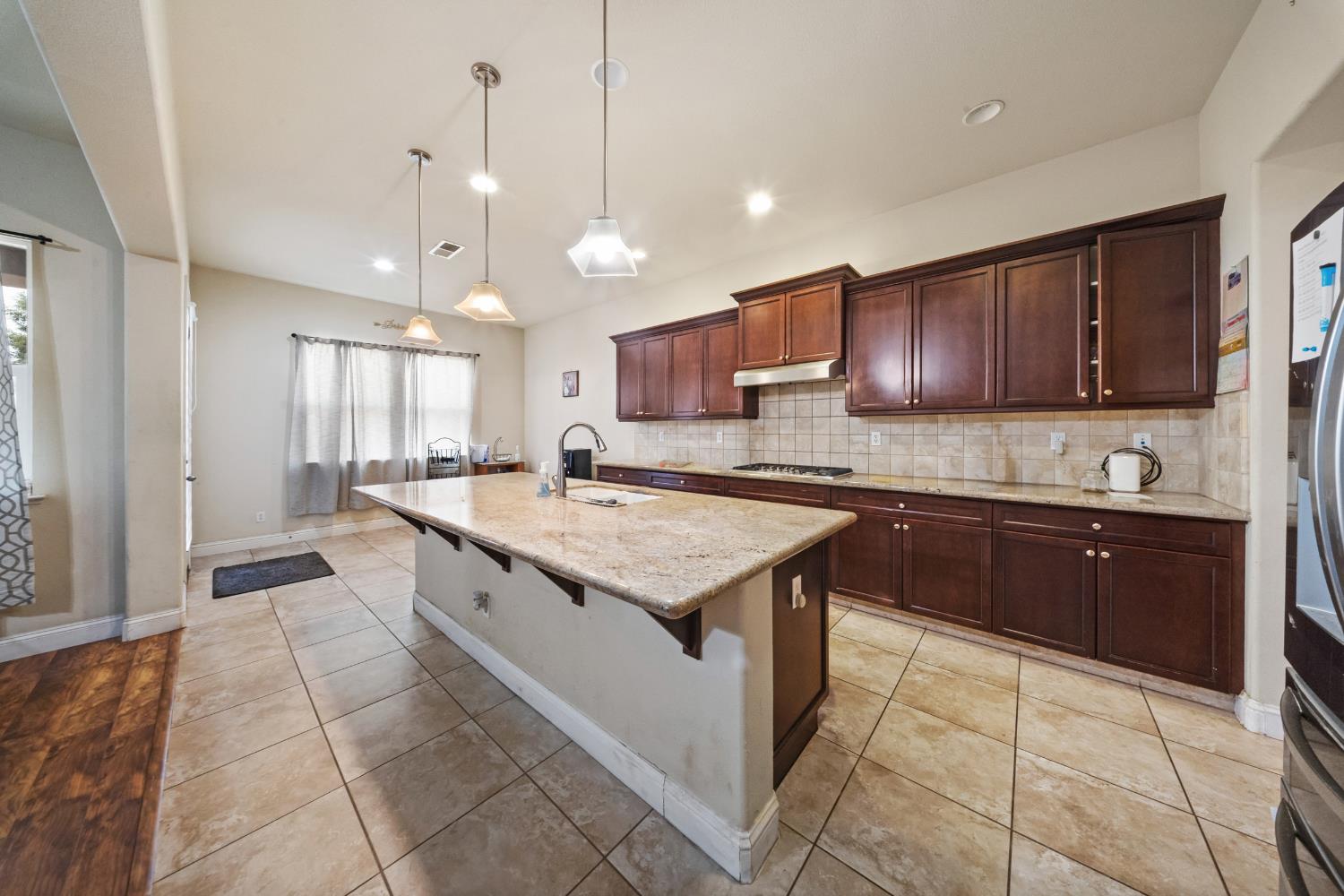 6348 W Portals Ave, Fresno, CA 93723