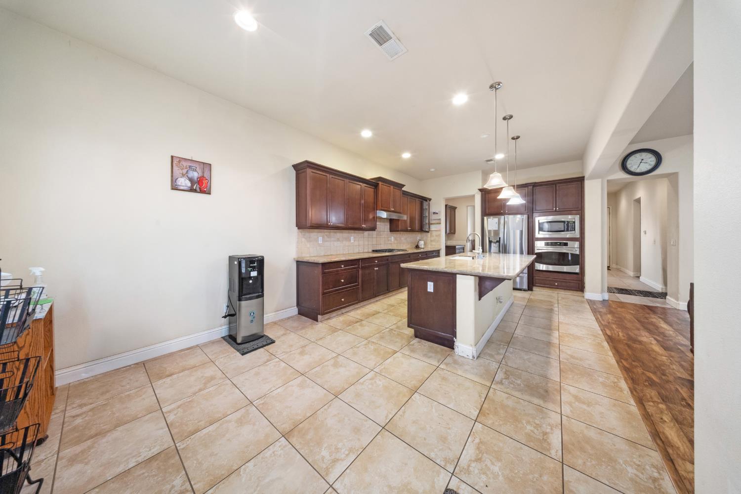 6348 W Portals Ave, Fresno, CA 93723