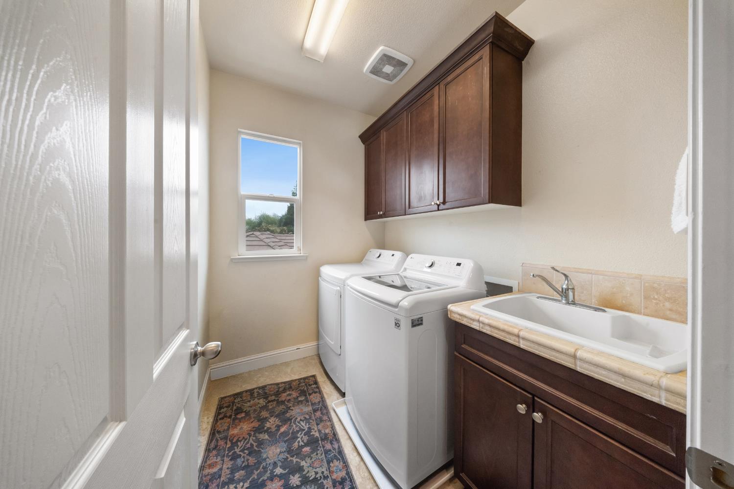 6348 W Portals Ave, Fresno, CA 93723