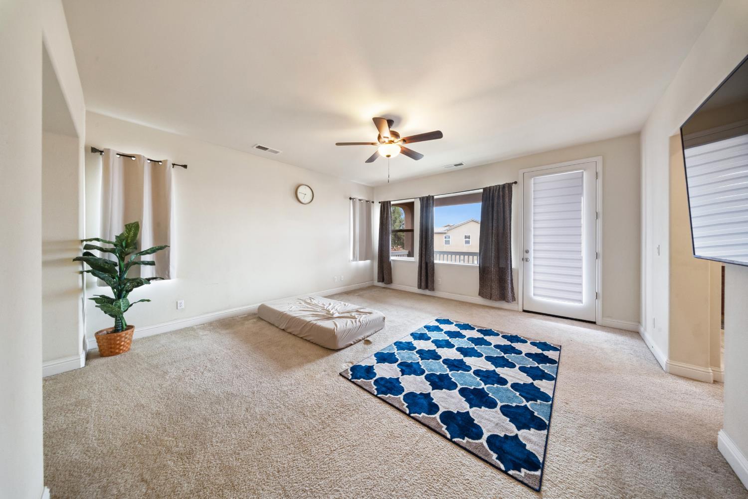 6348 W Portals Ave, Fresno, CA 93723