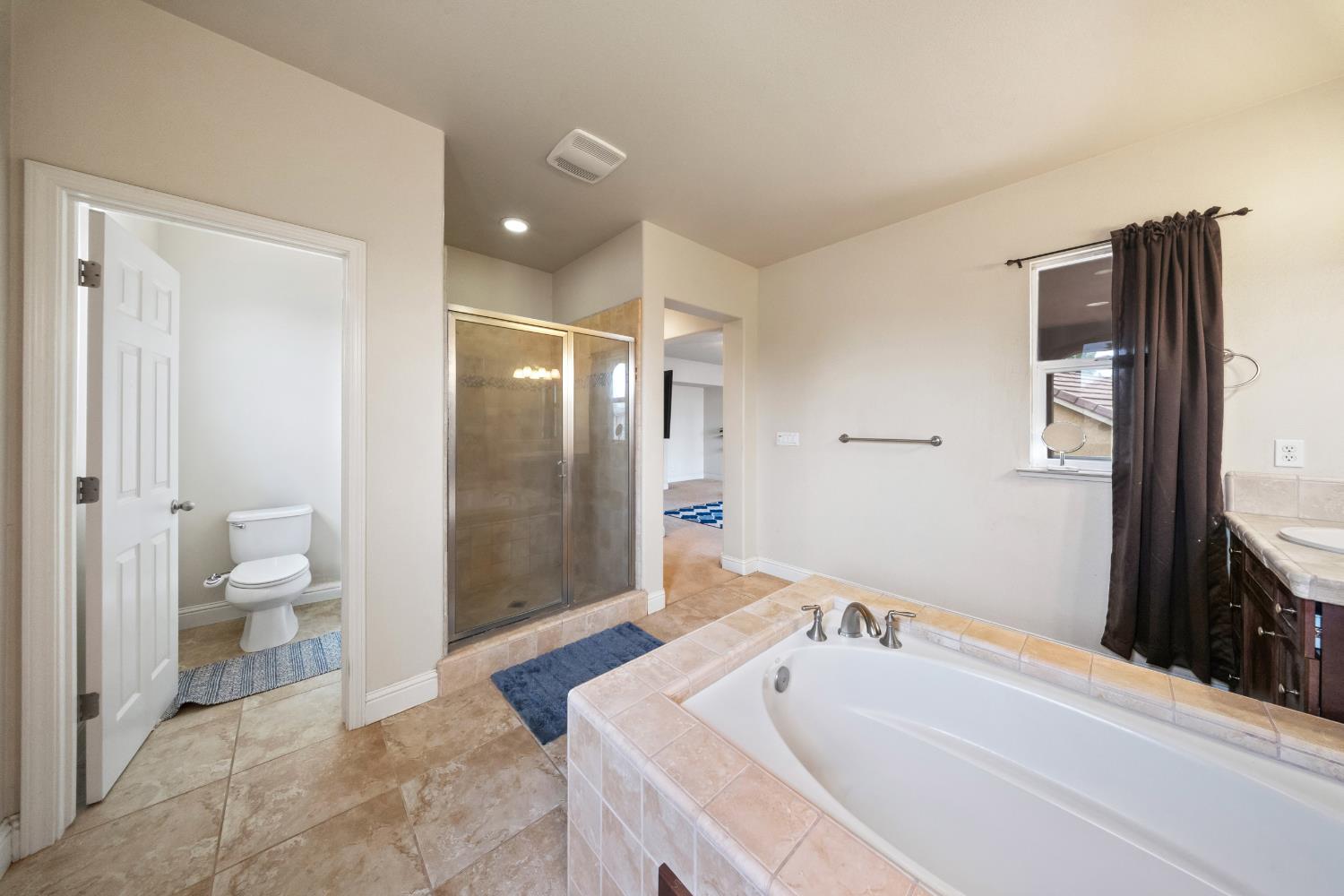 6348 W Portals Ave, Fresno, CA 93723