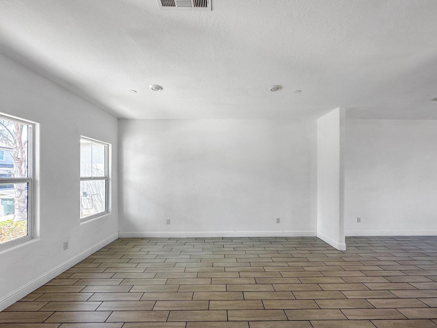 7124 W Poe Ave, Fresno, CA 93723