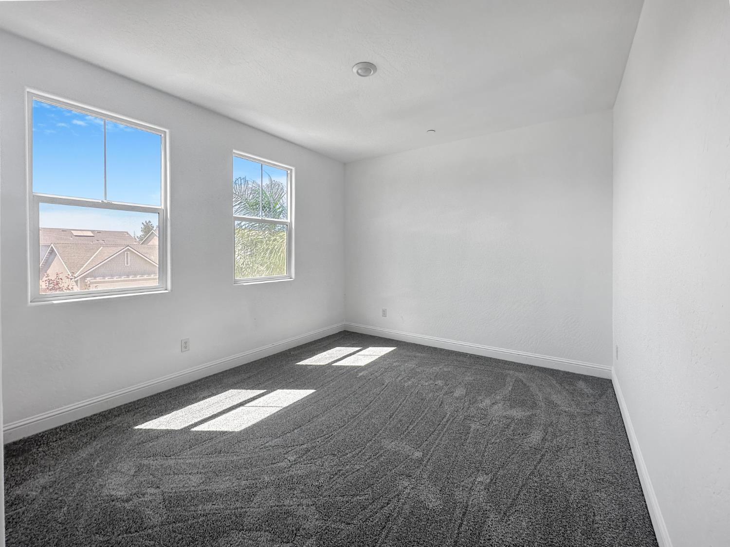 7124 W Poe Ave, Fresno, CA 93723