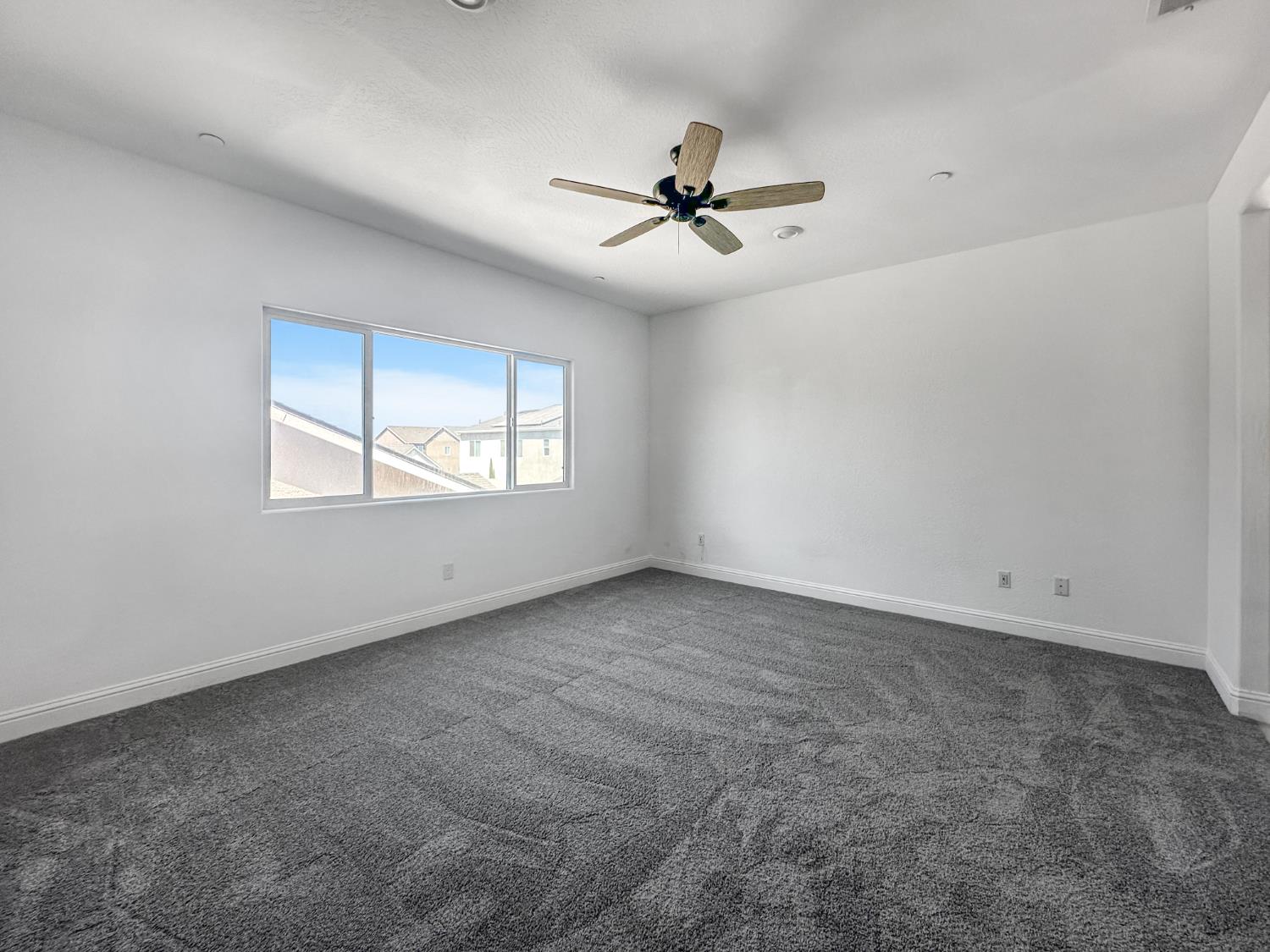 7124 W Poe Ave, Fresno, CA 93723
