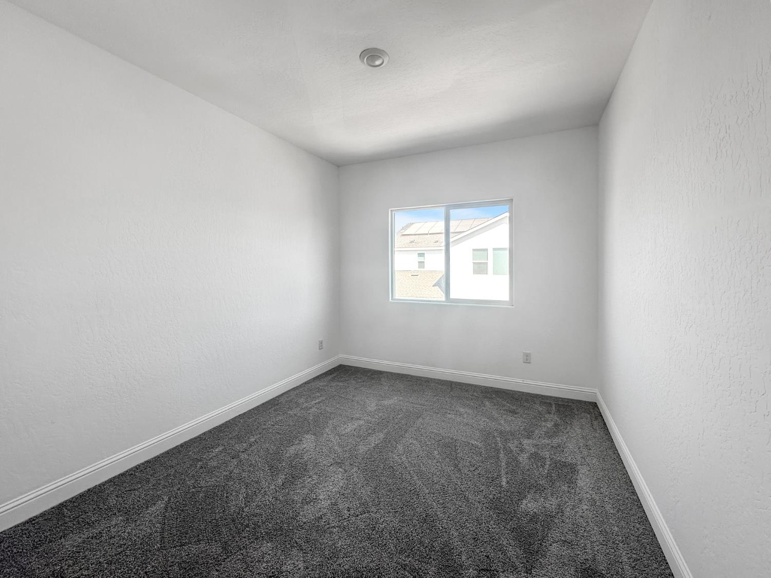 7124 W Poe Ave, Fresno, CA 93723