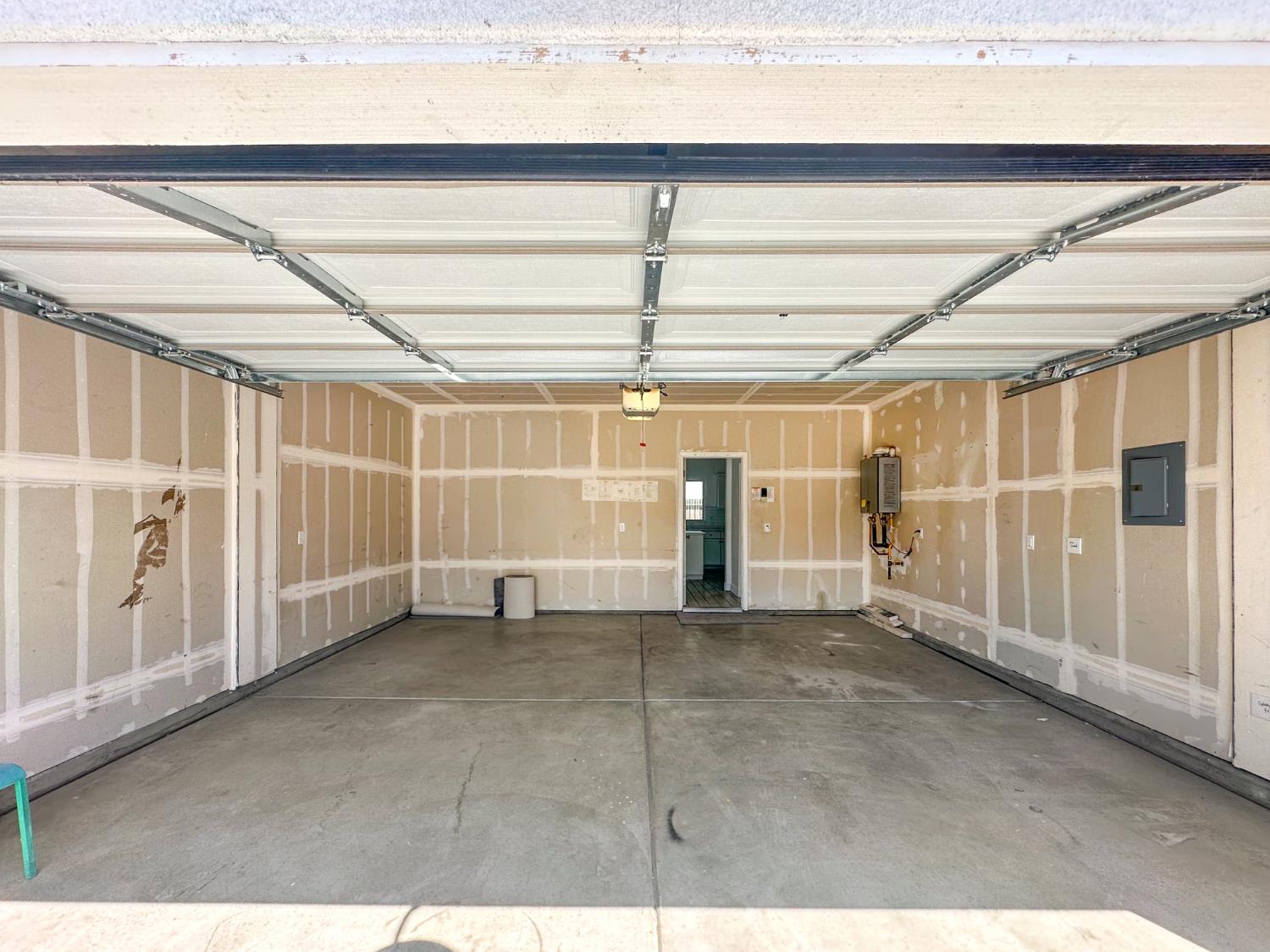 7124 W Poe Ave, Fresno, CA 93723