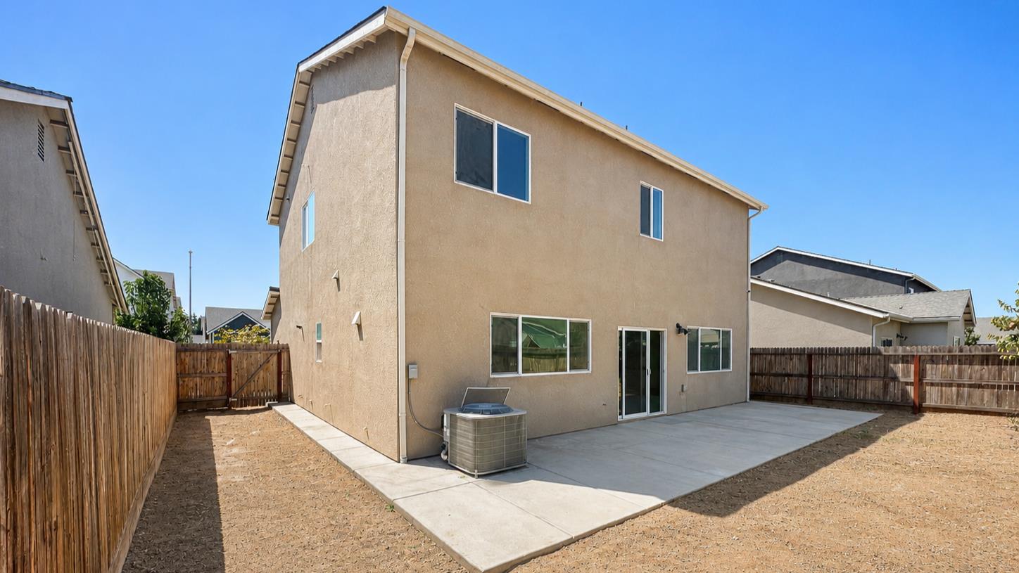 7124 W Poe Ave, Fresno, CA 93723