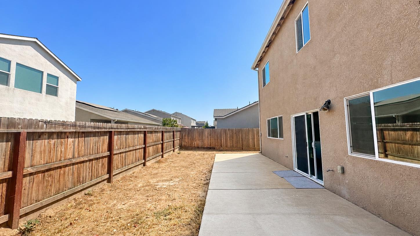 7124 W Poe Ave, Fresno, CA 93723