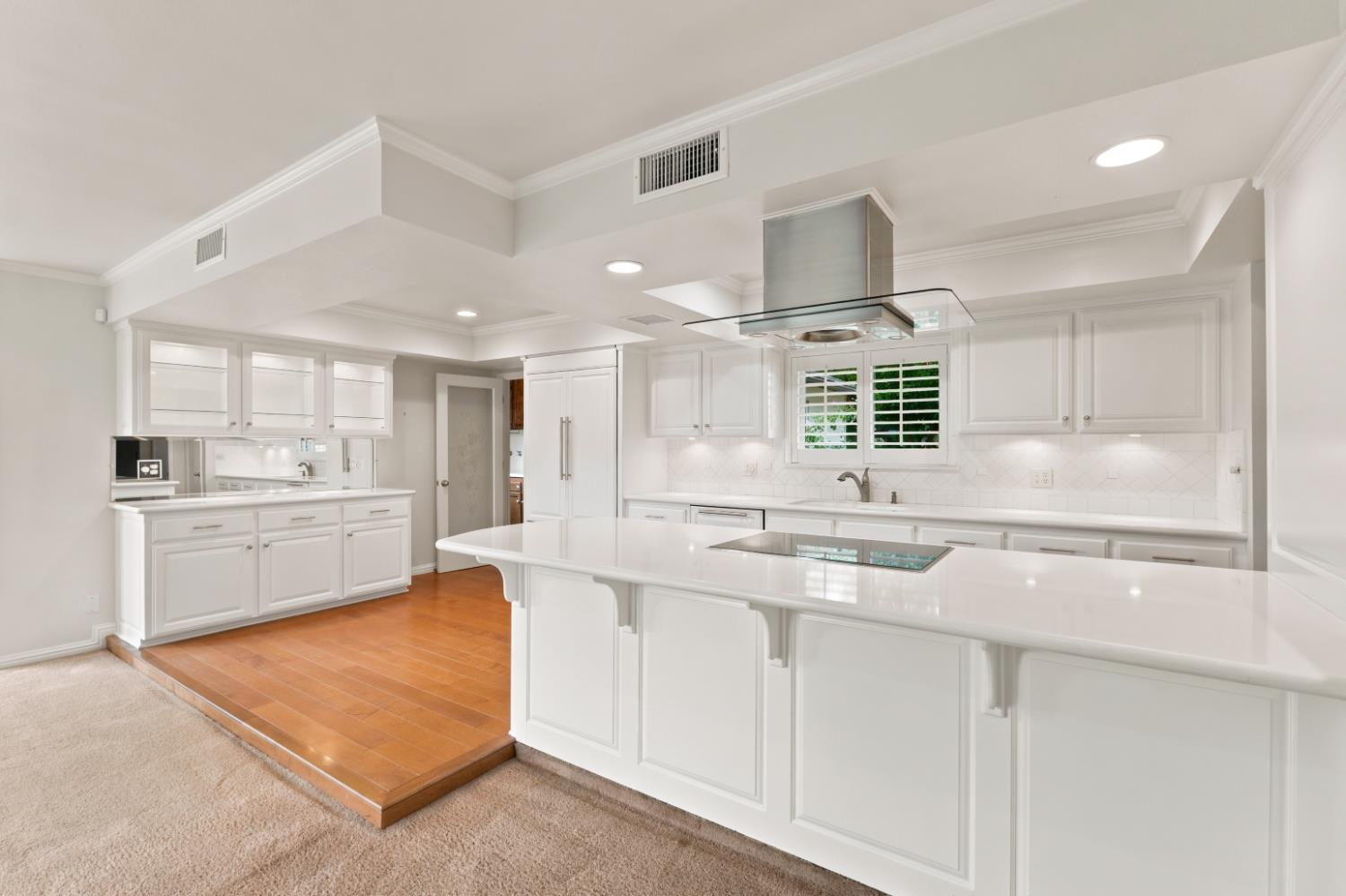 2710 W Roberts Ave, Fresno, CA 93711