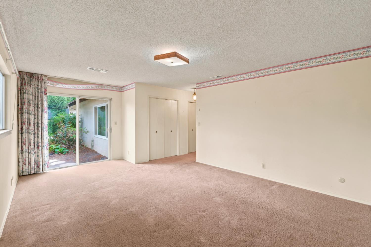 2710 W Roberts Ave, Fresno, CA 93711