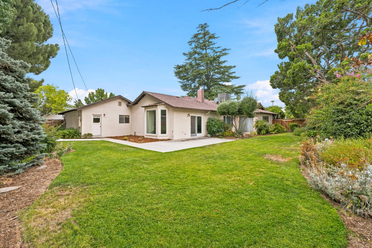 2710 W Roberts Ave, Fresno, CA 93711