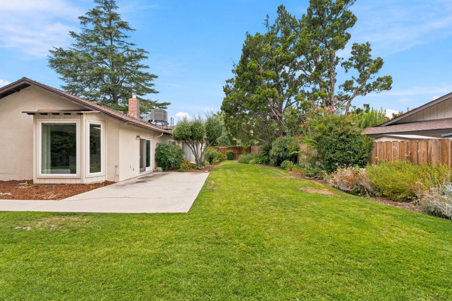 2710 W Roberts Ave, Fresno, CA 93711