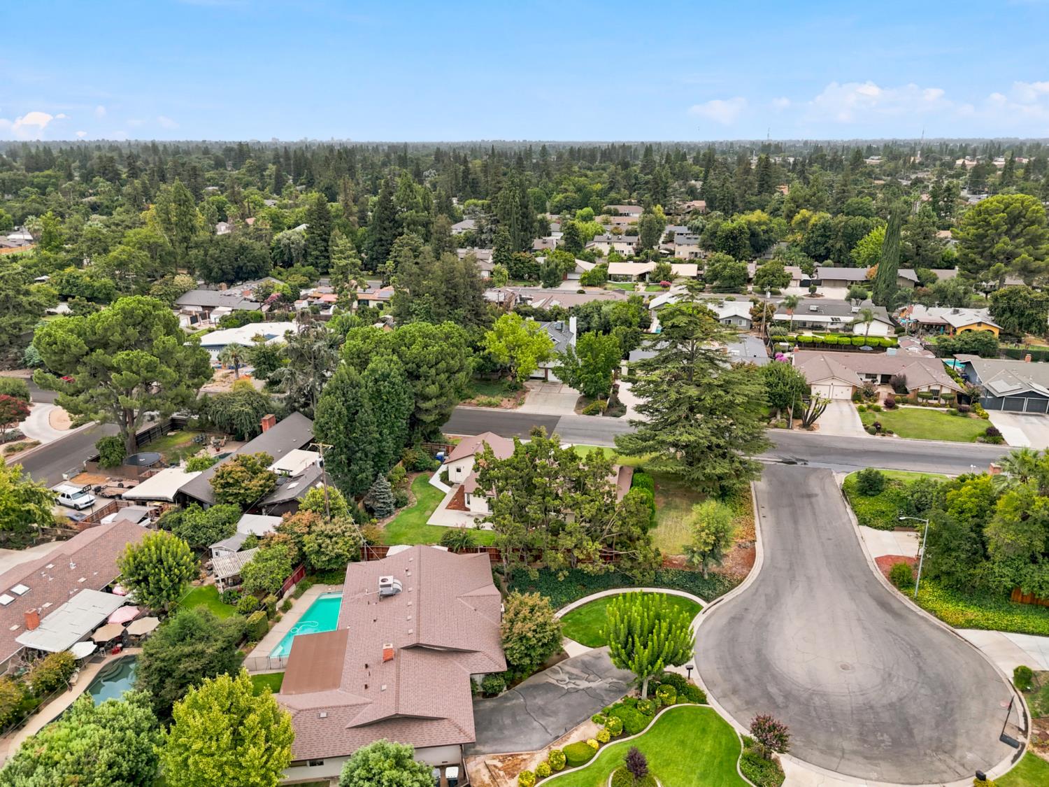 2710 W Roberts Ave, Fresno, CA 93711