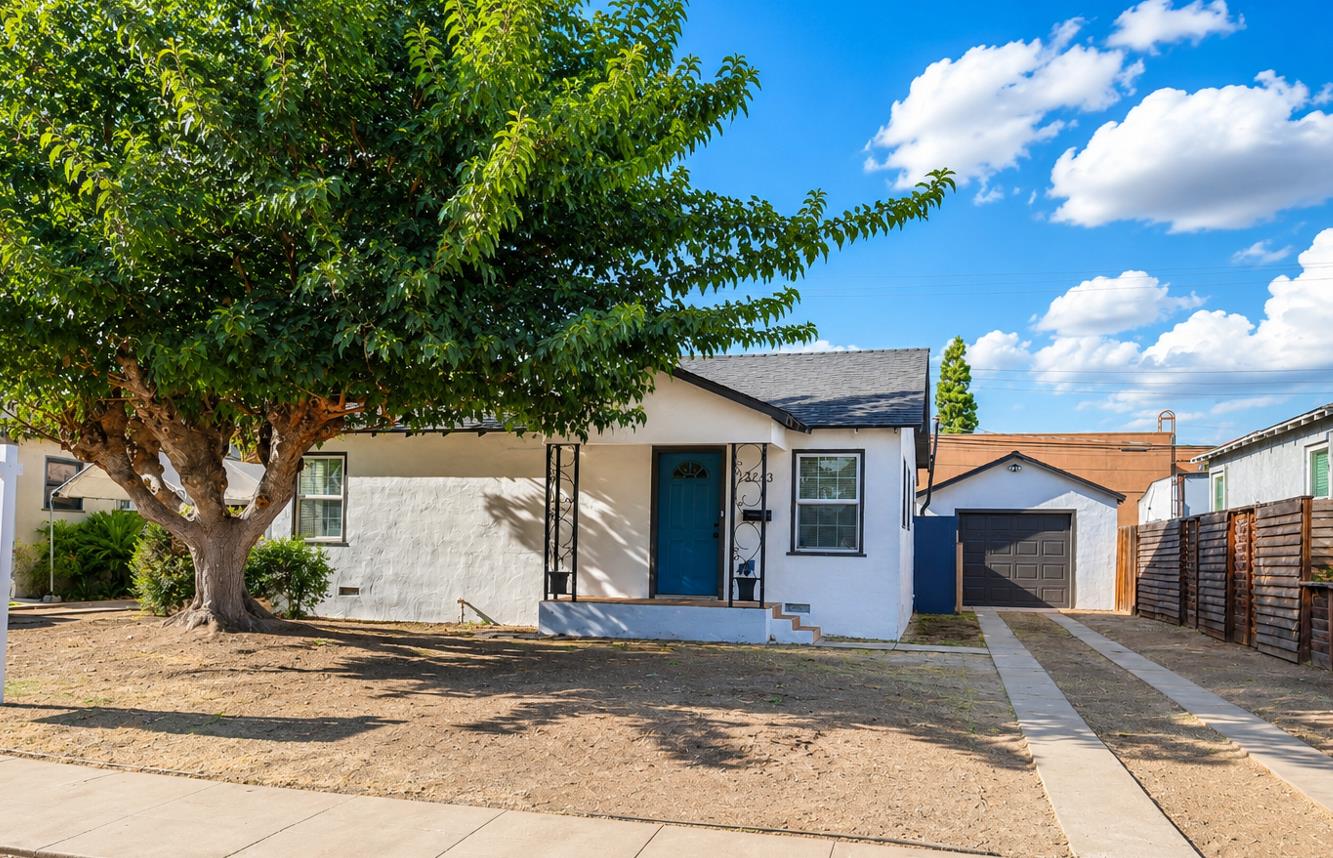 3243 E Platt Ave, Fresno, CA 93702