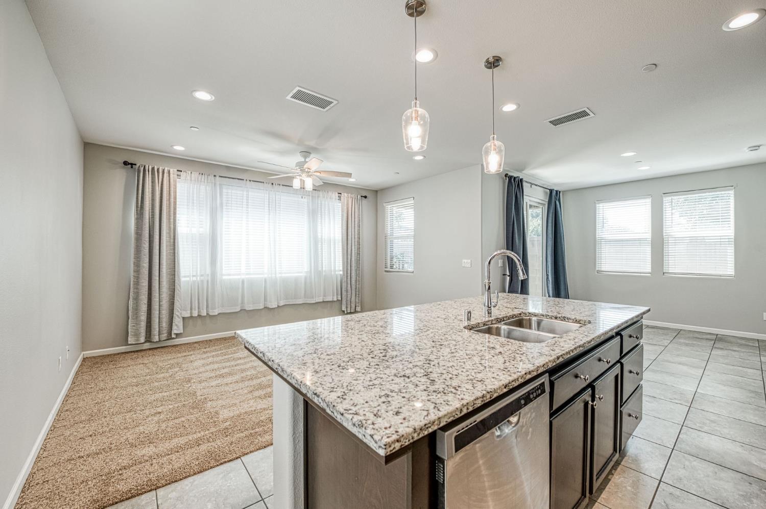6037 E Brick Dr, Fresno, CA 93727