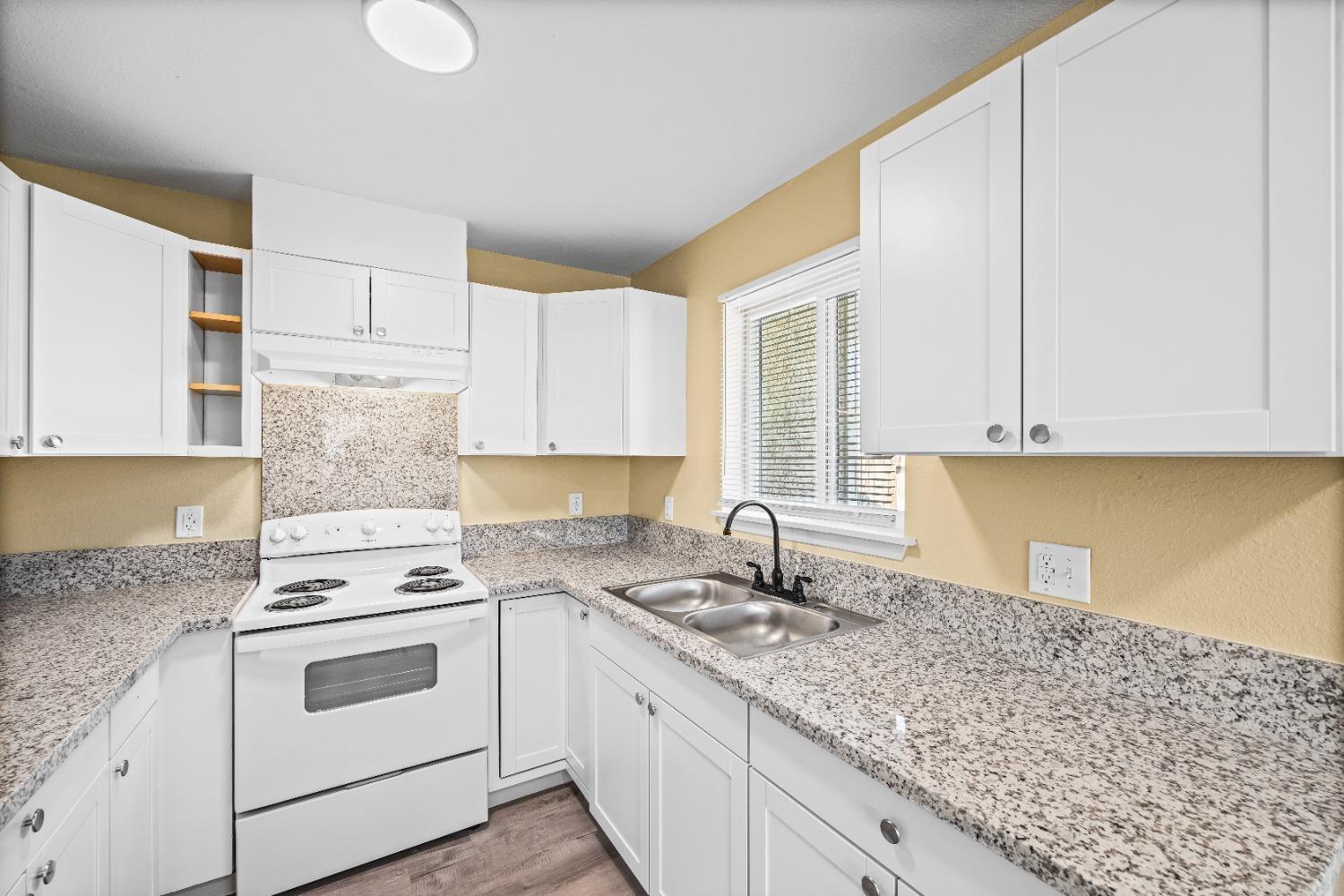 1135 E Fedora Ave, Fresno, CA 93704