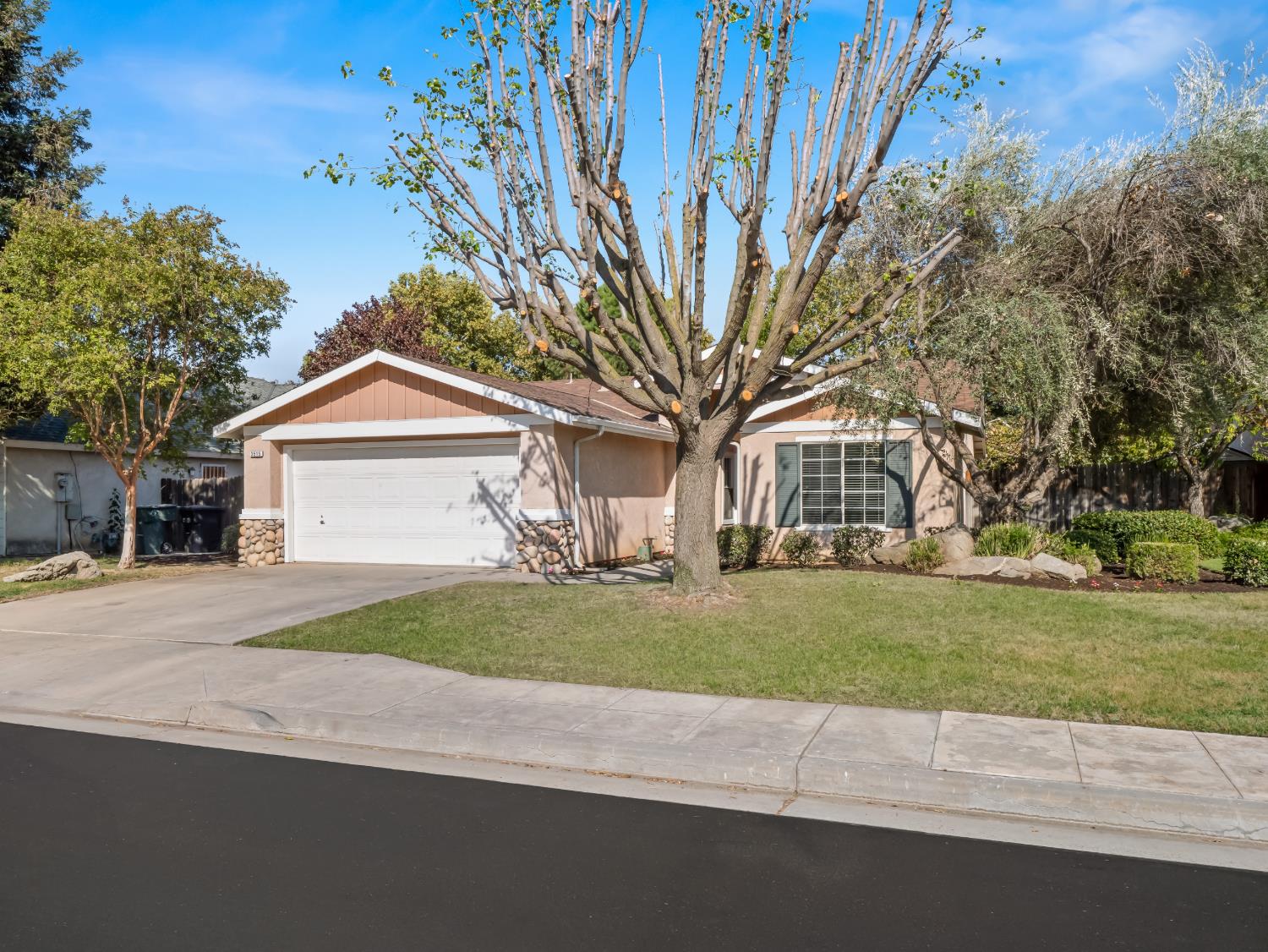 3515 Megan Ave, Clovis, CA 93611