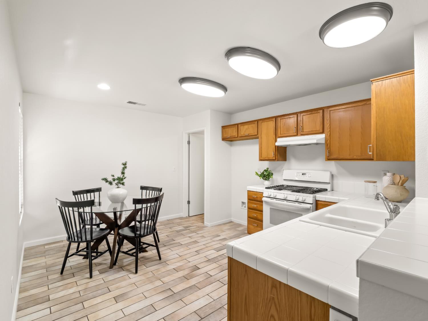 3515 Megan Ave, Clovis, CA 93611