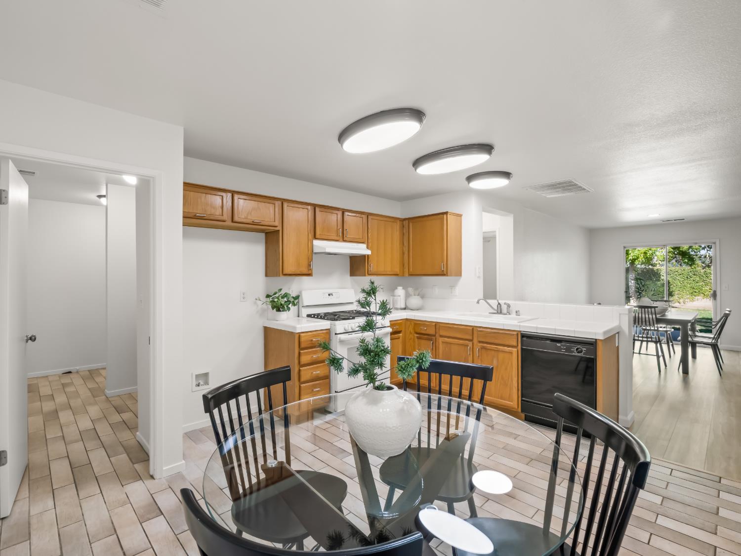 3515 Megan Ave, Clovis, CA 93611