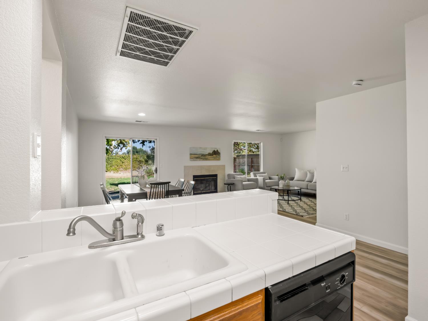 3515 Megan Ave, Clovis, CA 93611