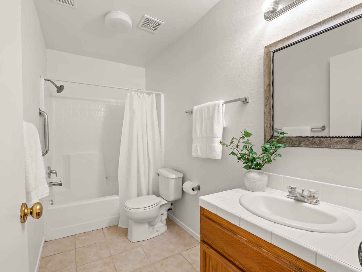 3515 Megan Ave, Clovis, CA 93611