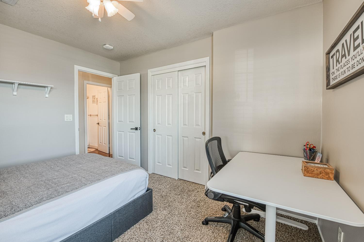 906 E Palm Dr, Hanford, CA 93230