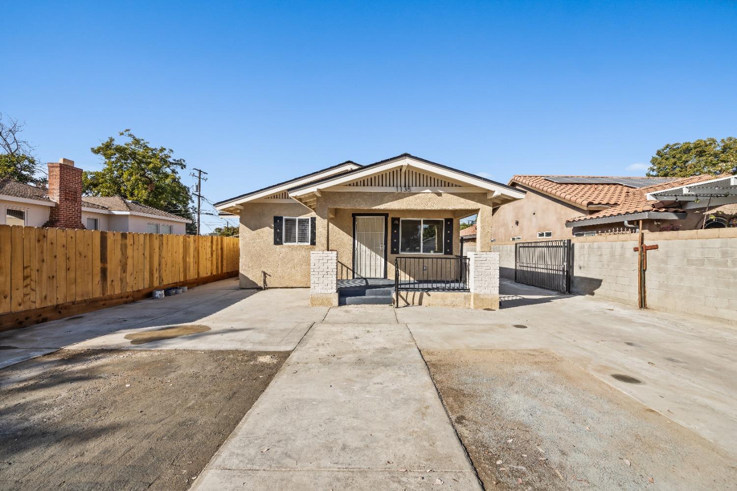 1135 E Fedora Ave, Fresno, CA 93704