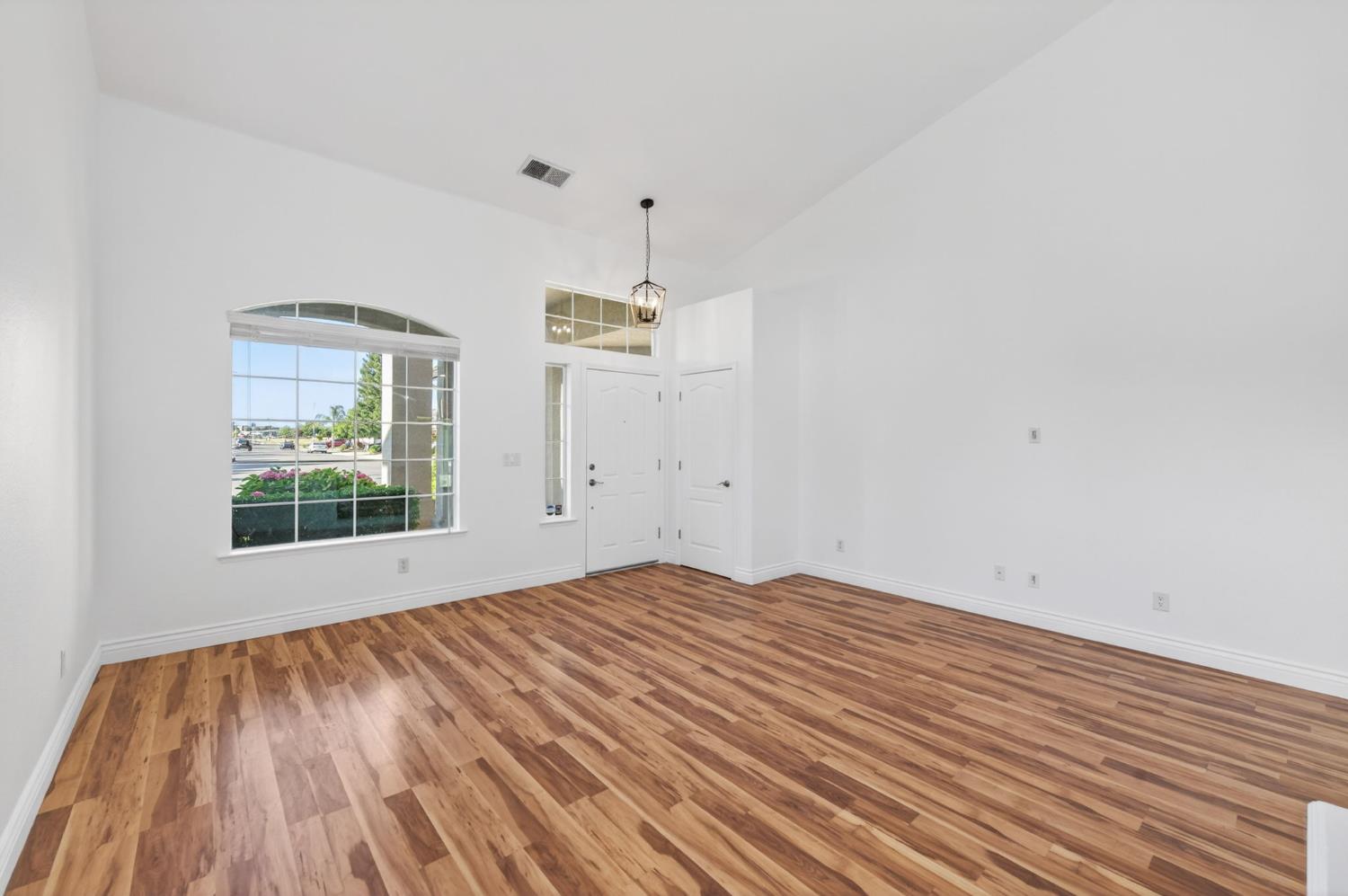 2839 E Brandywine Ln, Fresno, CA 93720